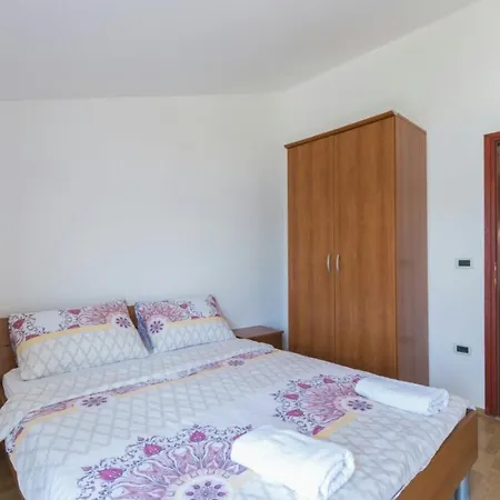 Apartment Riva Medulin